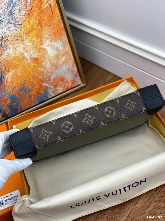 LOUIS VUITTON STEAMER POCHETTE VOYAGE 0402